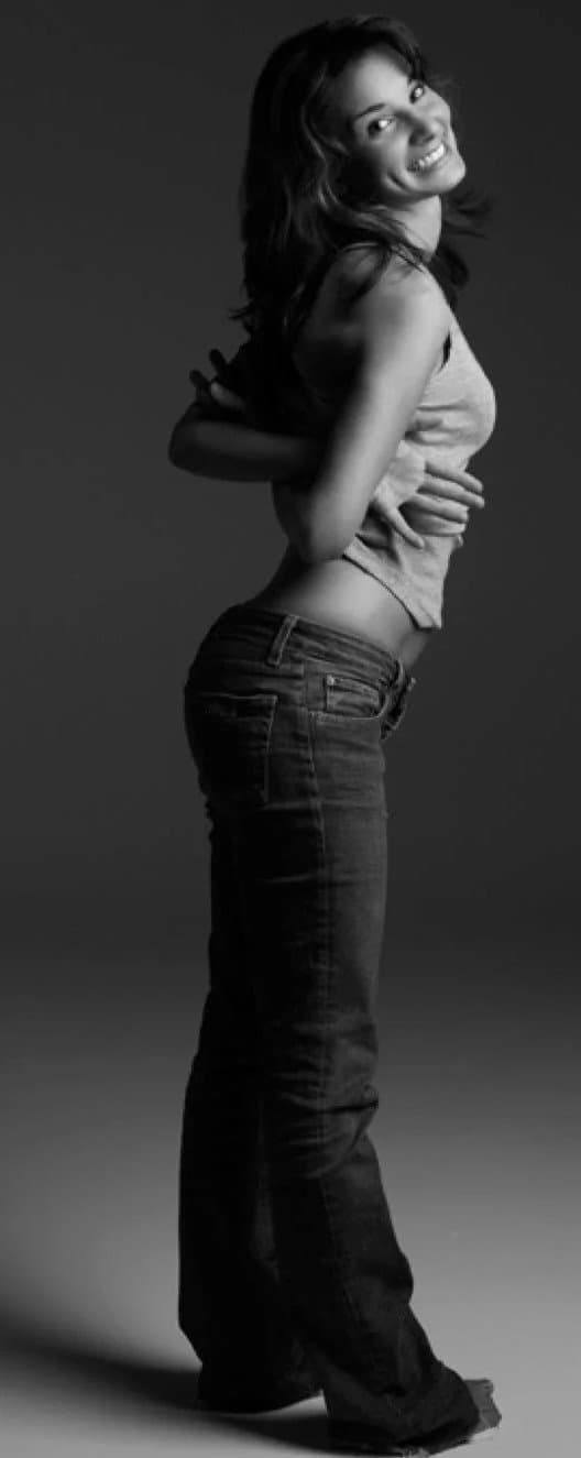 Natural beauty actress Alison Becker is so sexy with a fuck me smile and slutty petite body