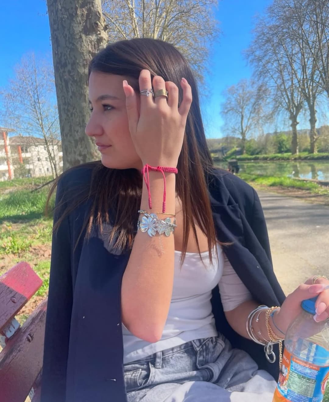 Francaise maigre au petit cul sexy