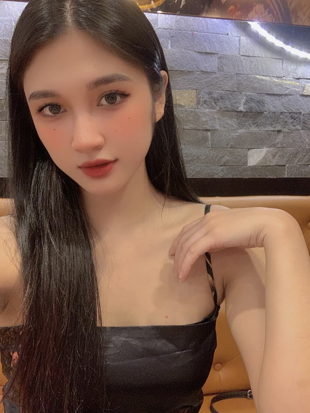 Click to view full size Voyeur Toilet Hidden Cam,Pretty Asian VietNam Girl Shitting And Masturbation