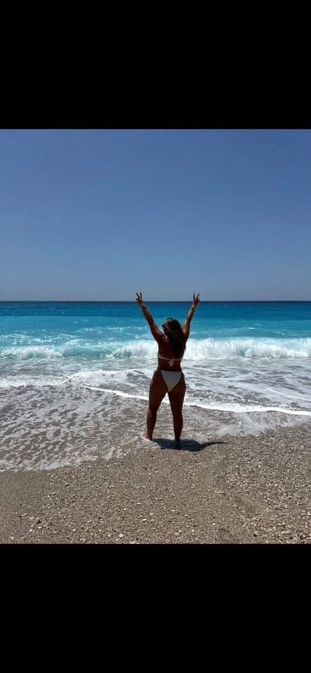 Woman who face planted and show her fatt ass at hers kids school parent racing. Who Has her nude. DM