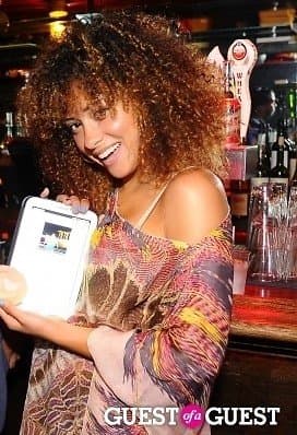 While on spring break, Inez used a fake name while getting naked and masturbating for G G W