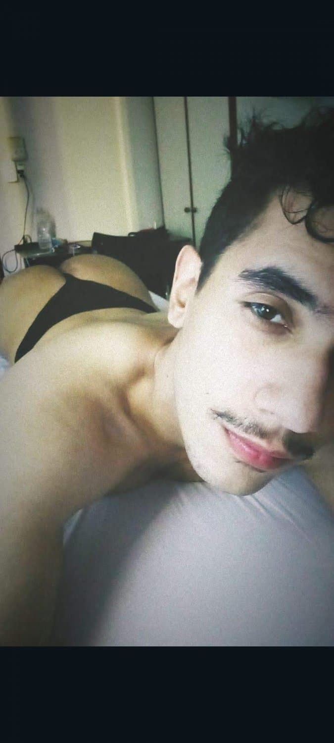 Novinho rabudo adora usar calcinha e crossdresser puto em casa e machao hetero na rua