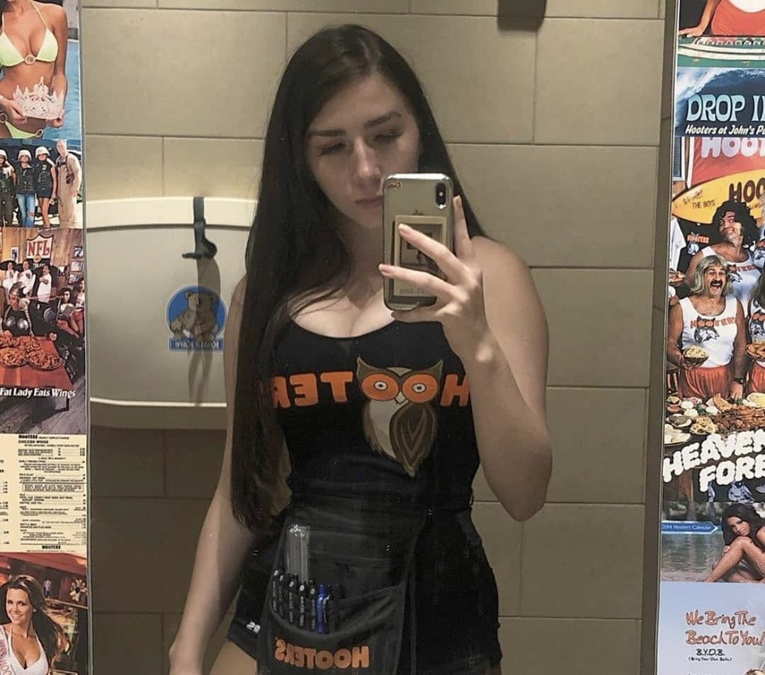 Big titty Hooters girl