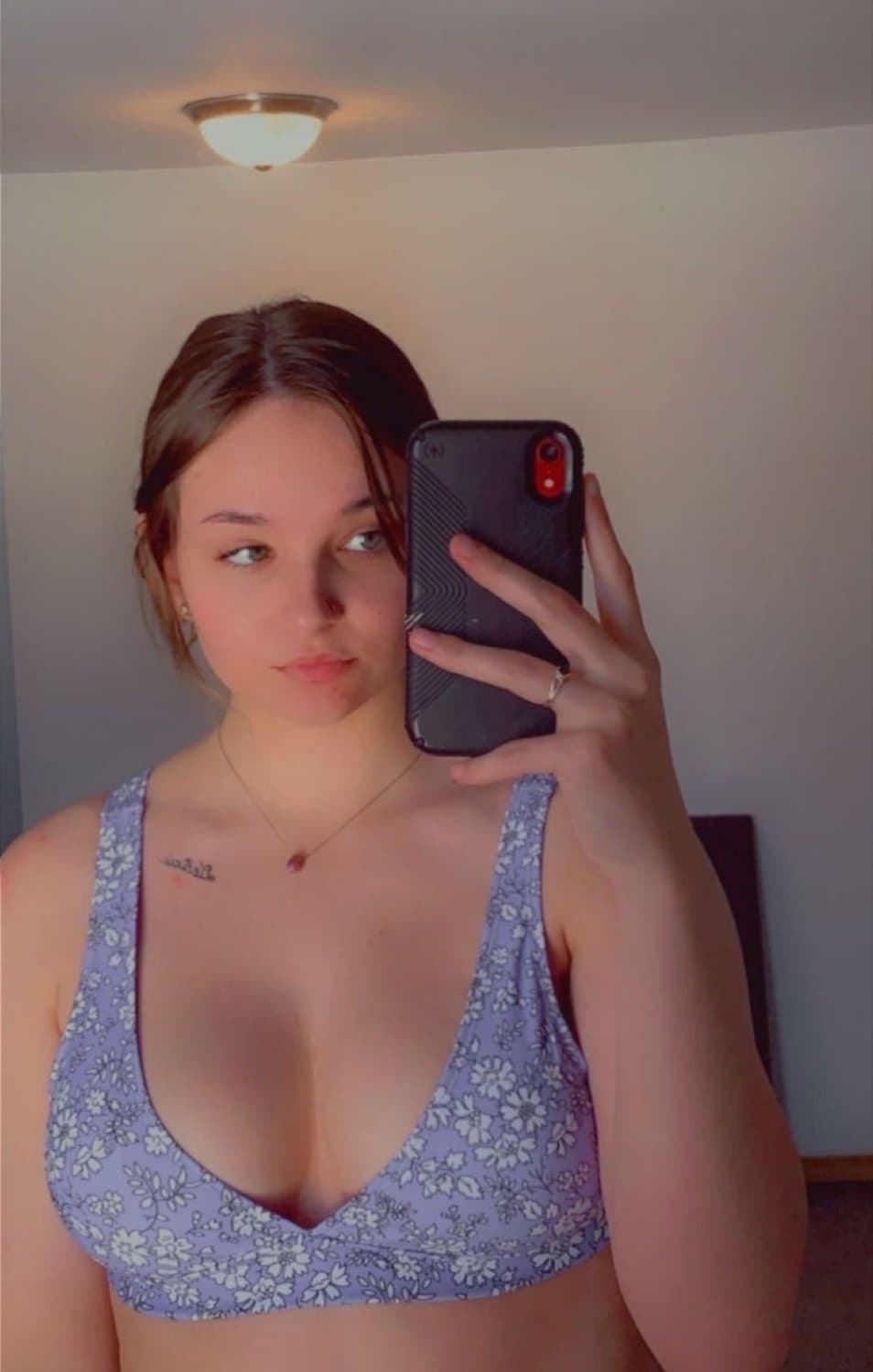 Ceriena‘s cumface and sexy body