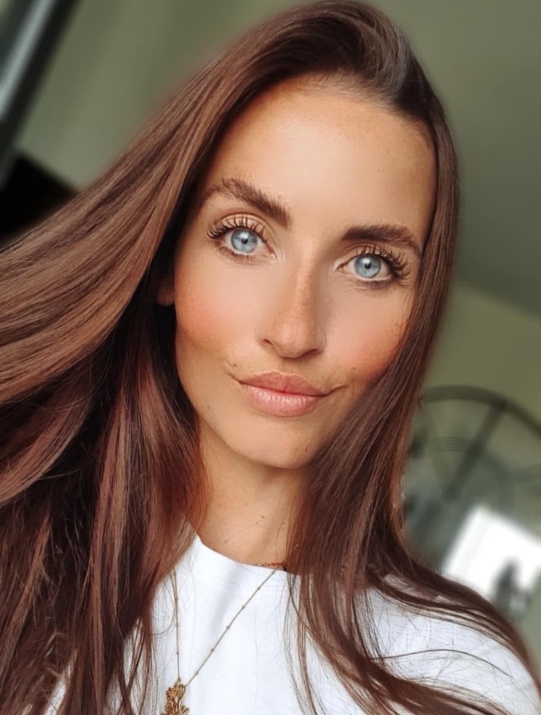 Hot german wife Elisa showed off at the beach