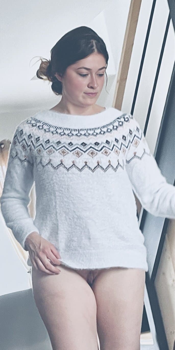 Nerdy frat house whore Kristen