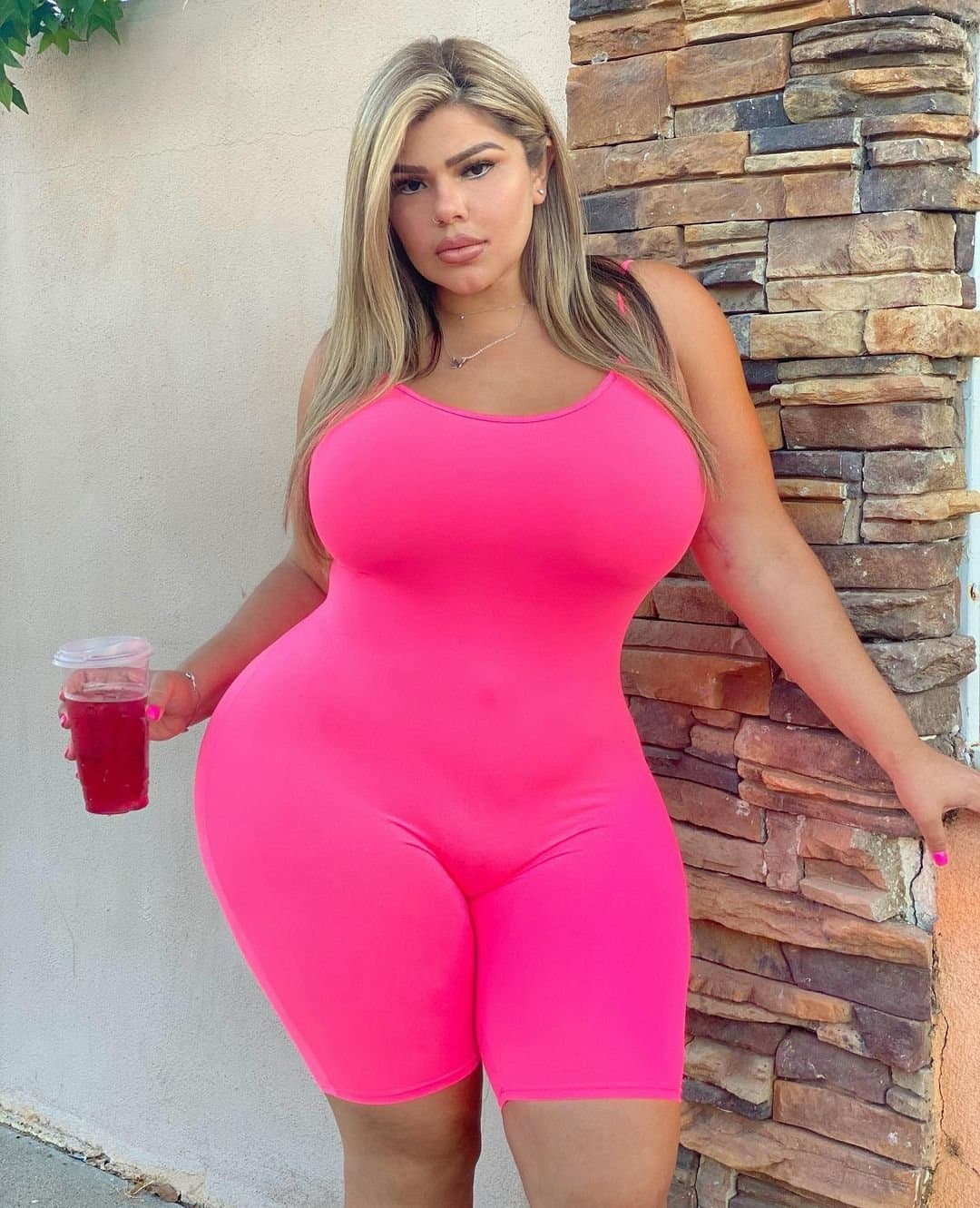 Michele Mendez Gordinha Loira Muito Gostosa