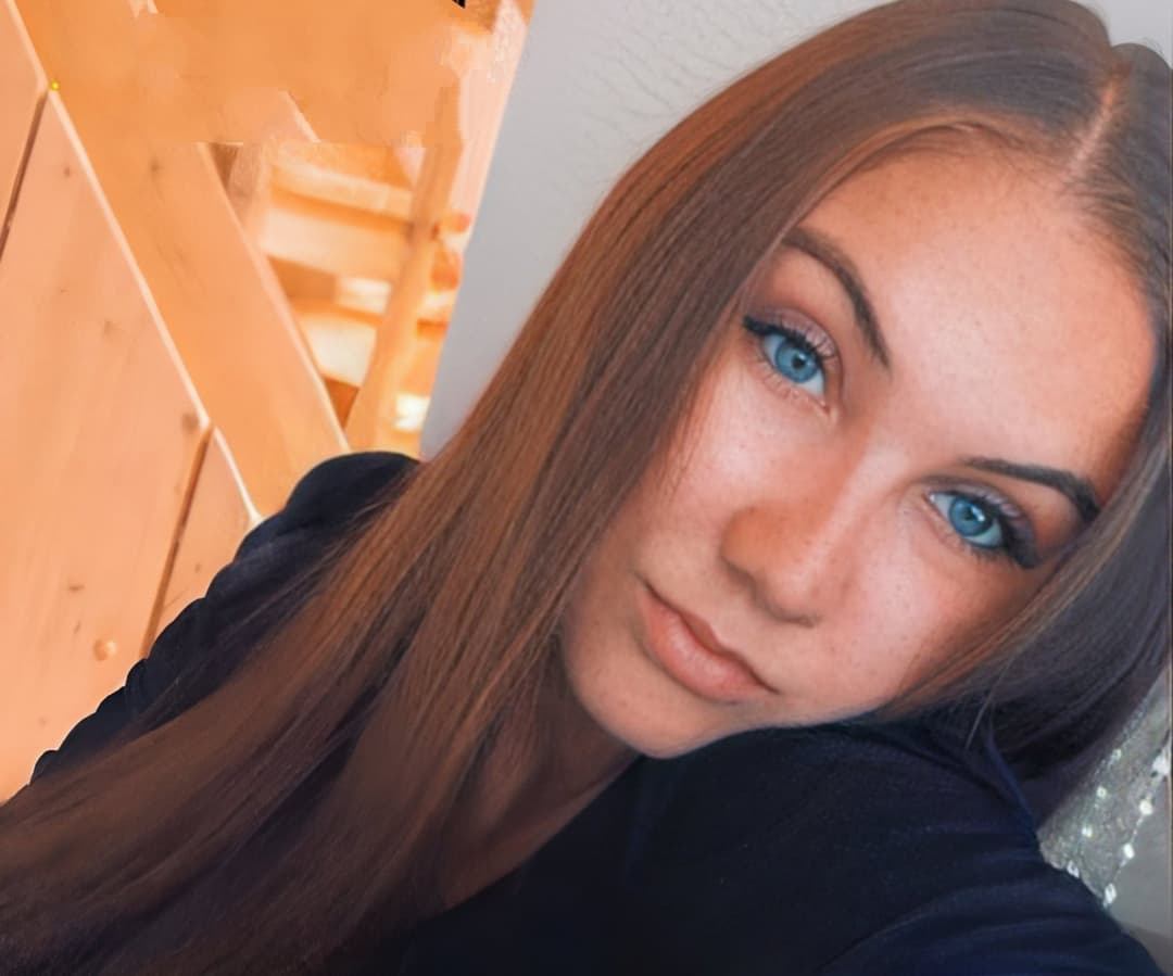 [Kik]shsjebbd big ass ex needs to be fucked hard pounded from behind till her asshole is stretched