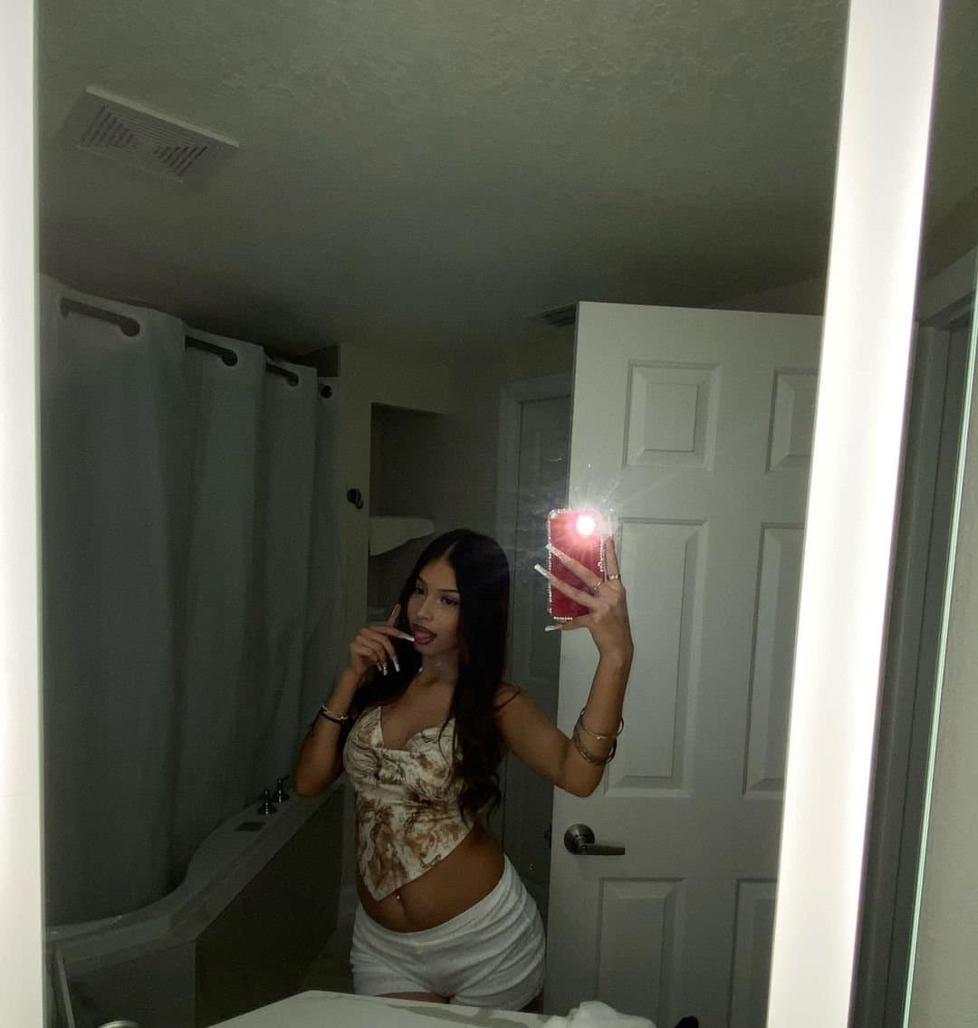 Beautiful perfect body latina creames on dick