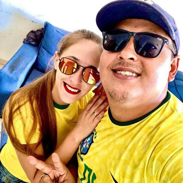 esposa brasileira safada pra caralho sentando com o cuzinho