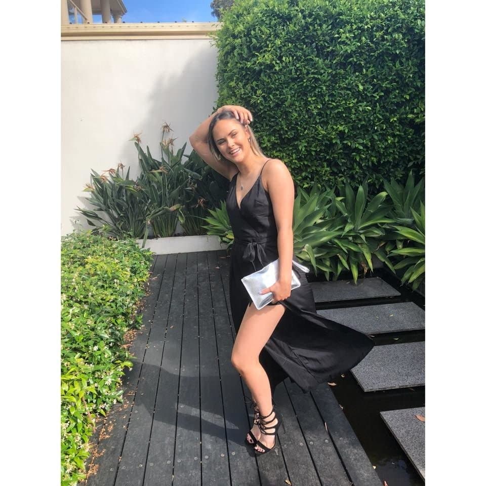 Sexy KIK slut, 21, loves showing her sexy body