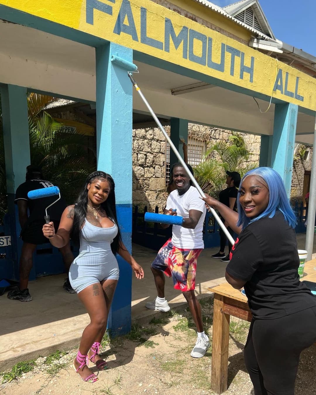 Plastic Ghetto Hoe Šukihäna always going to jamaica to give up that coochie