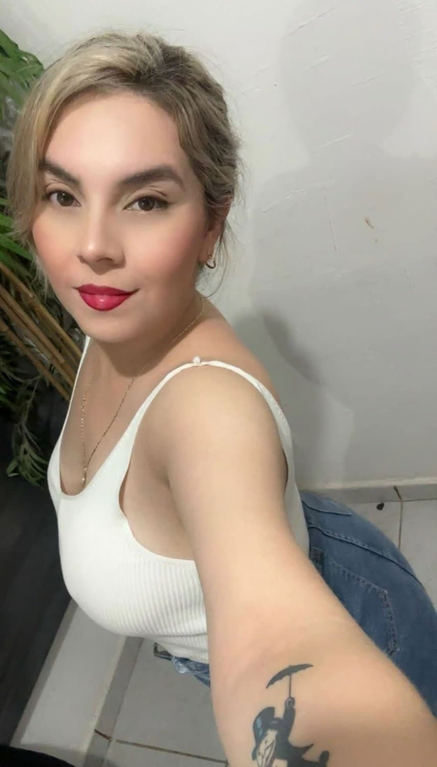 Sexy y guapa enfermera del IMSS??