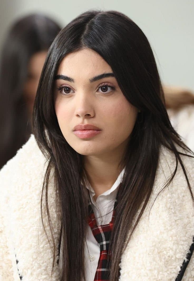 Lizge comet muito linda essa maravilha de mulher ??