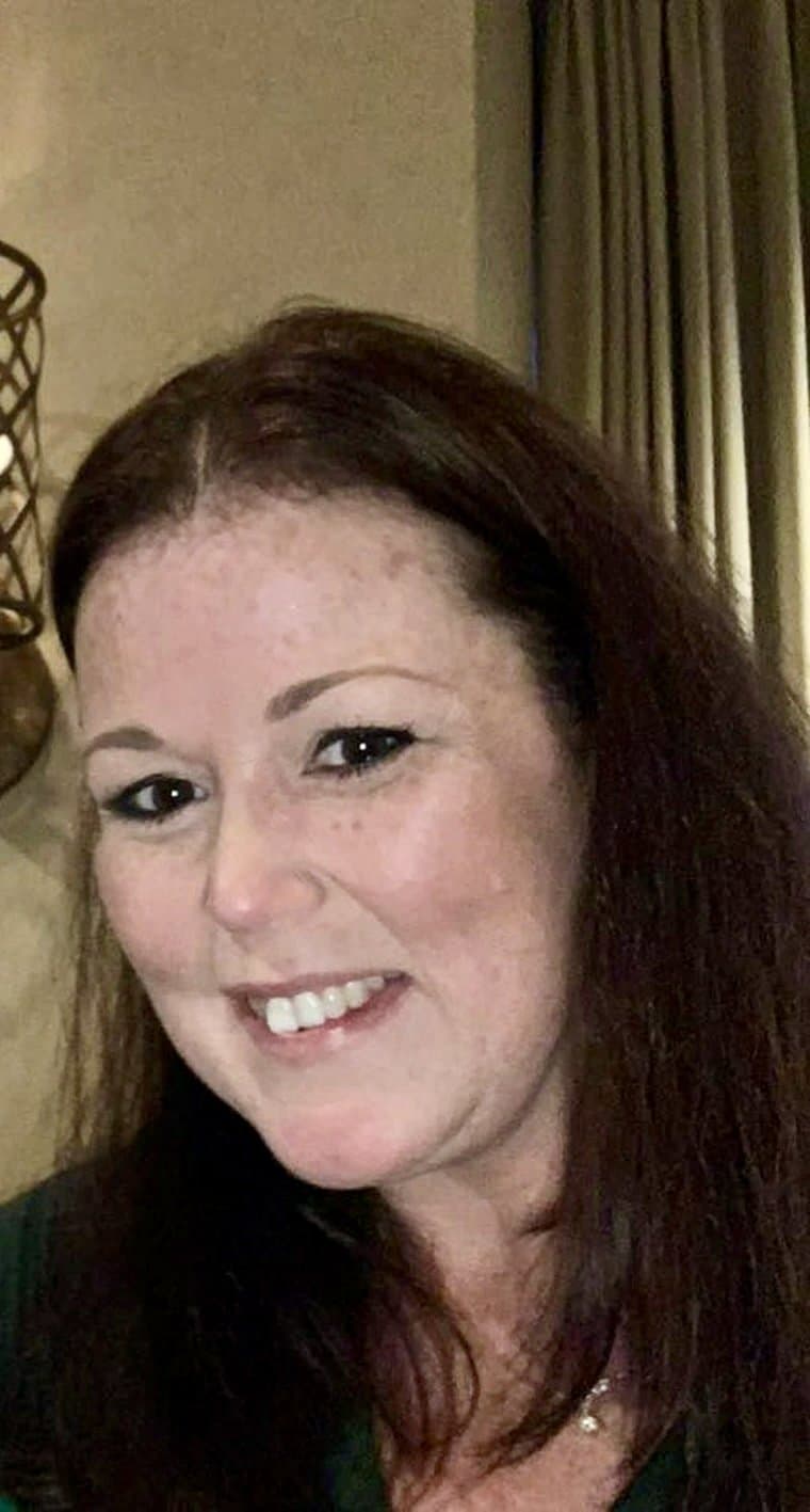 Looks like miss Melinda made the most of her youthful looks when she showed her big tits in public