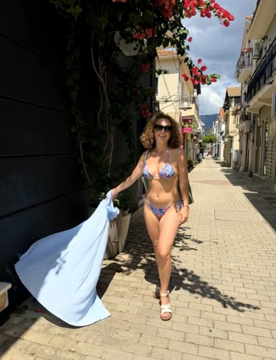 Full exposure mix of web slit Ava Davies and some fun ones thrown in