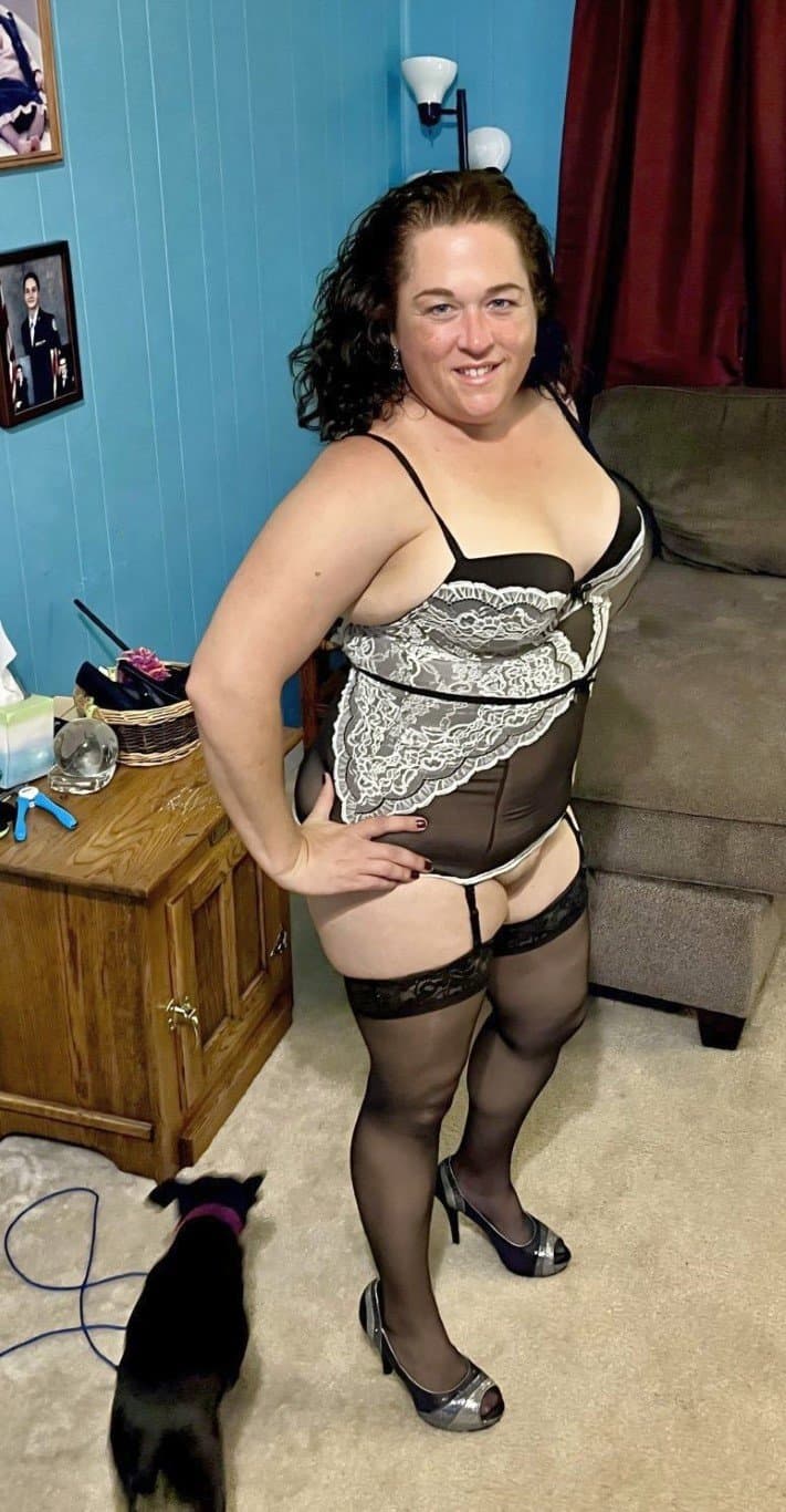 Sasha aka Sashaw1974 aka Flcpl74 spreads her fat cunt