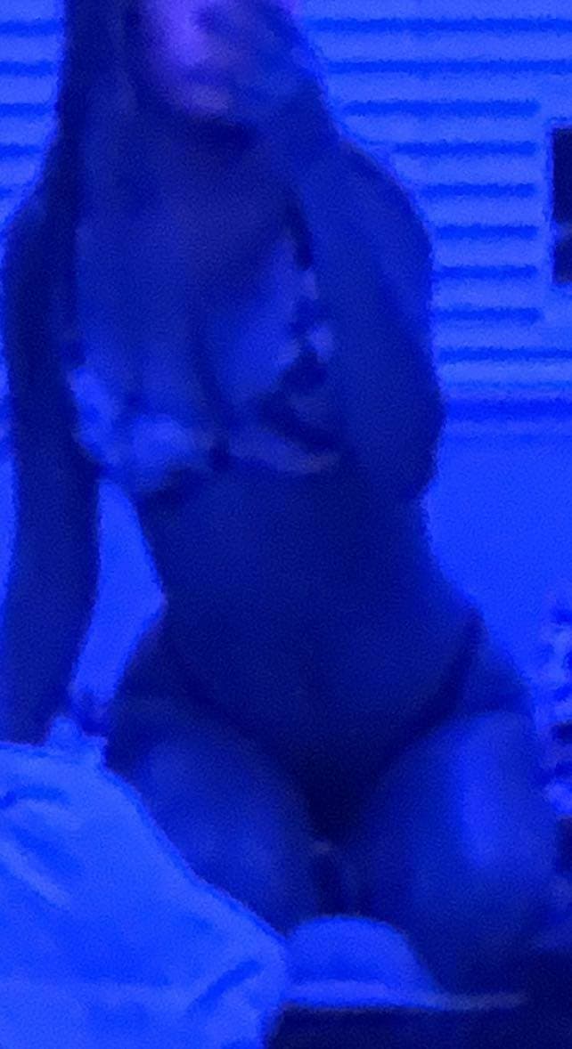 Click to view full size skinny slut touches pussy