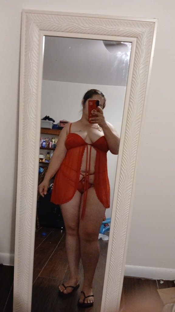 My aunt so sexy fuck wanna fuck her one day when she get super drunk