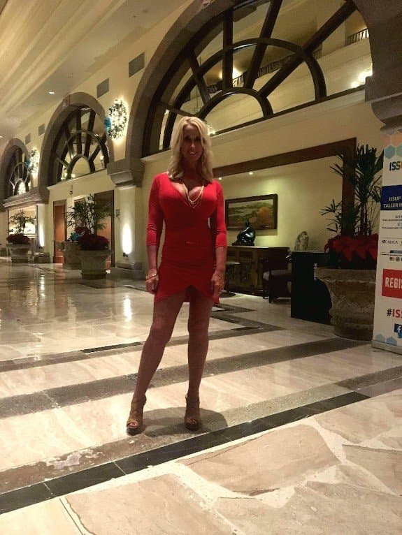 BLonde milf teacher sexts and fucks her teen student