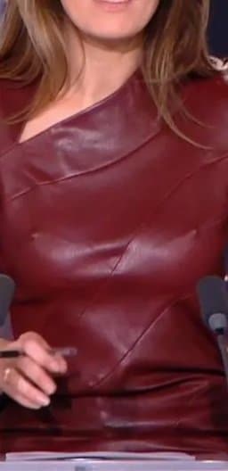 Anne clair coudray très jolie présentatrice cuir