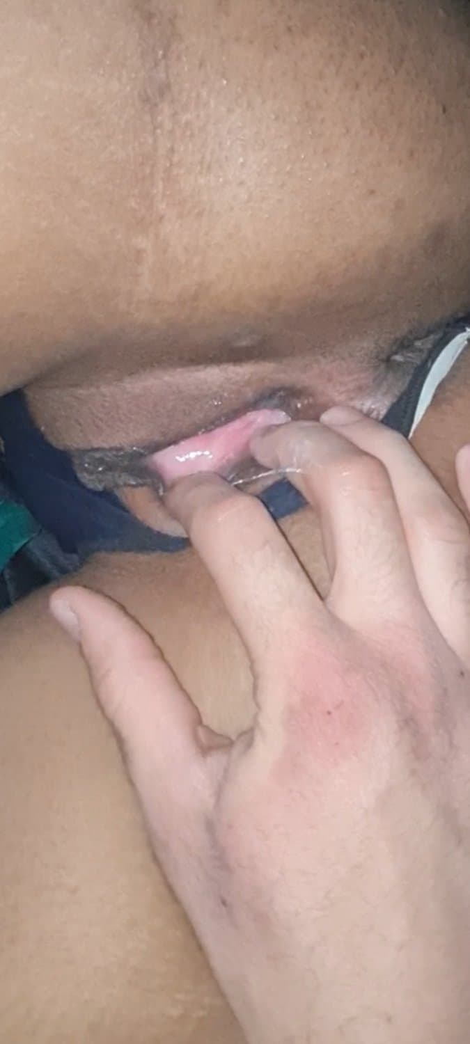 Safada tendo orgasmo