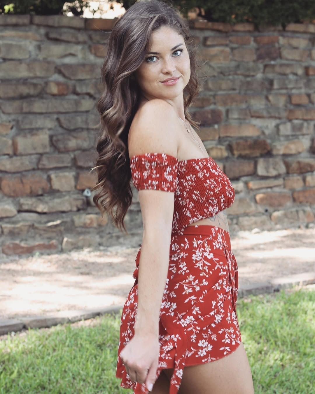 ♈? hot caucasian adult model strips down (äřïëł łÿņň)