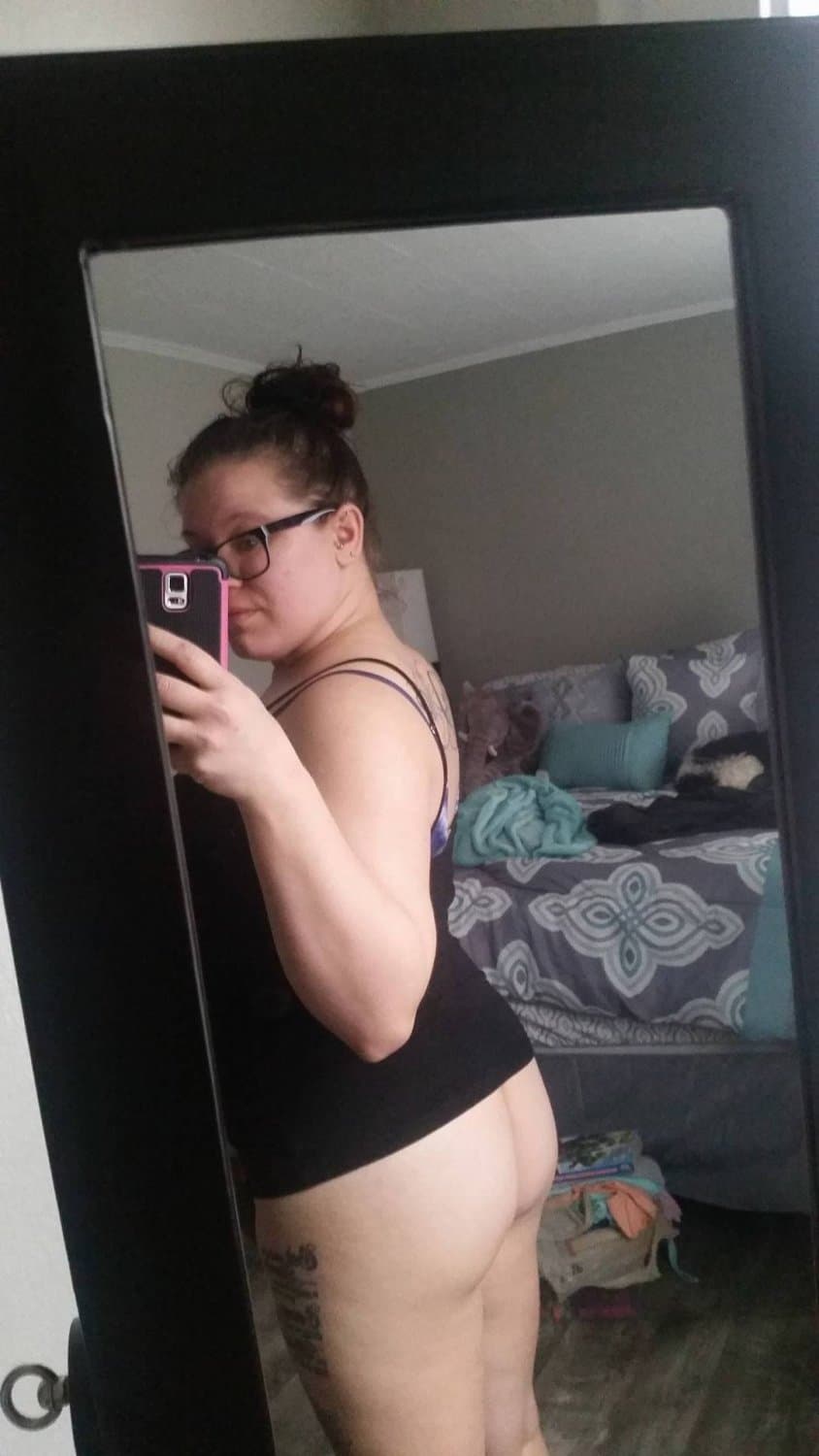 Hot blonde milf Katie totally naked!