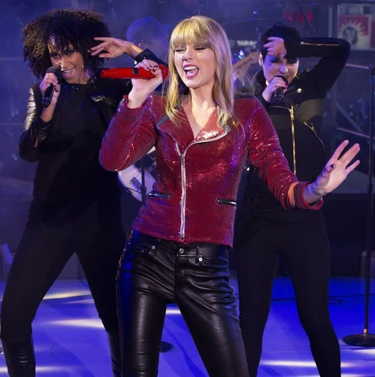 Taylor Swift New Years Eve 2012