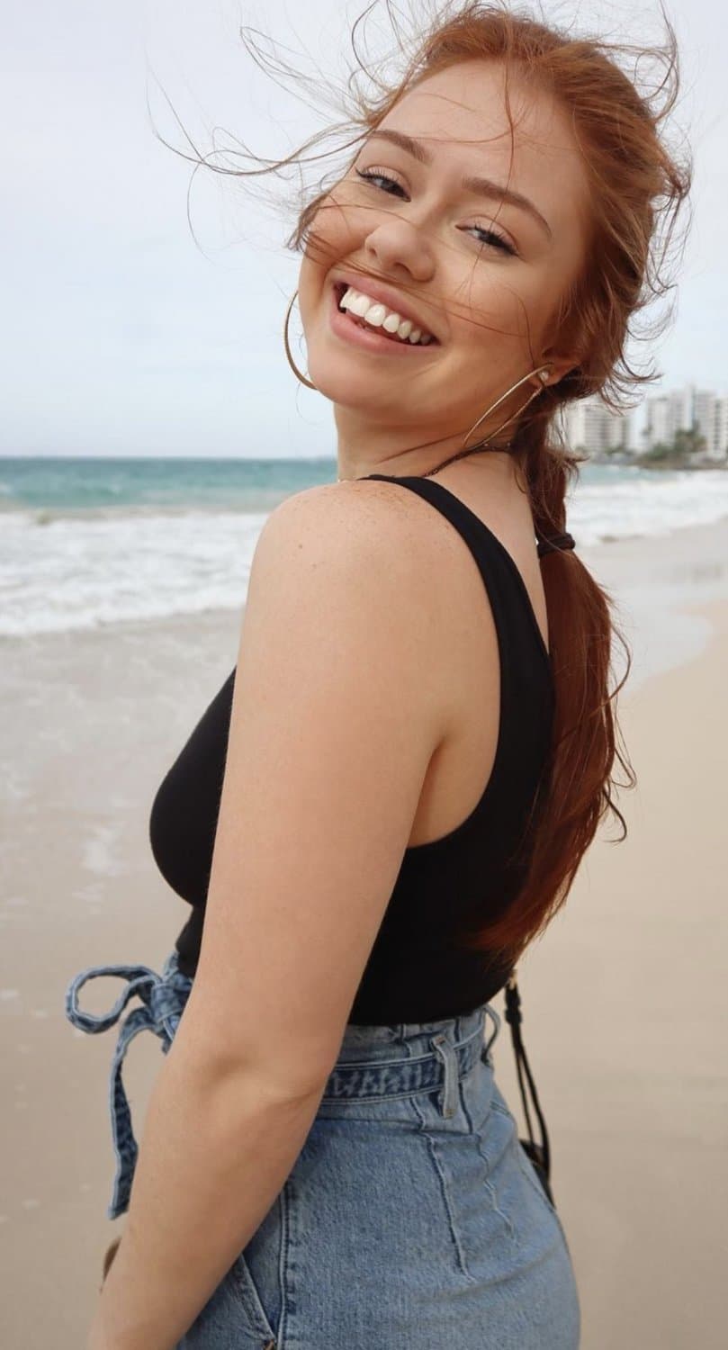 Sexy ass redhead amateur actress - Maria Mae