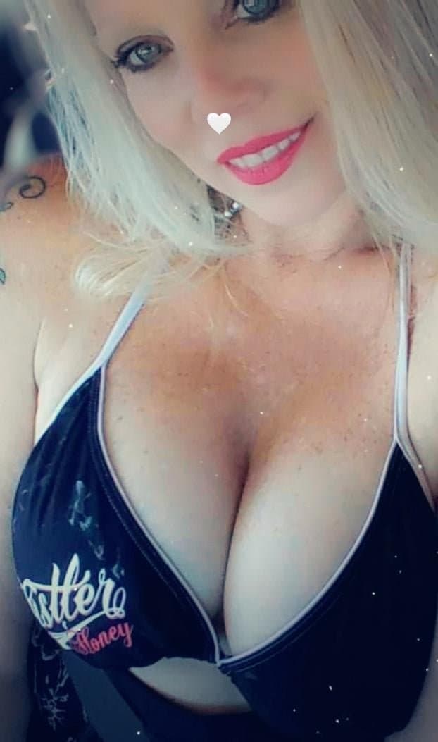 Huge1178142 big Tits Christine  dentist from Arizona a fan Of Milf Collection selfie porn videos too