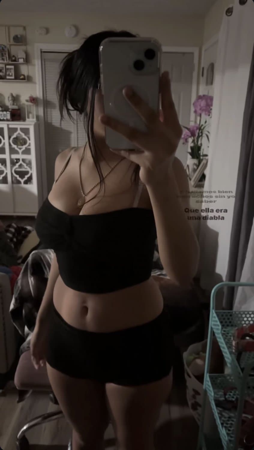 Click to view full size Need y’all to help me wit some cash to fly out and film a vid wit her? promise I’ll post it