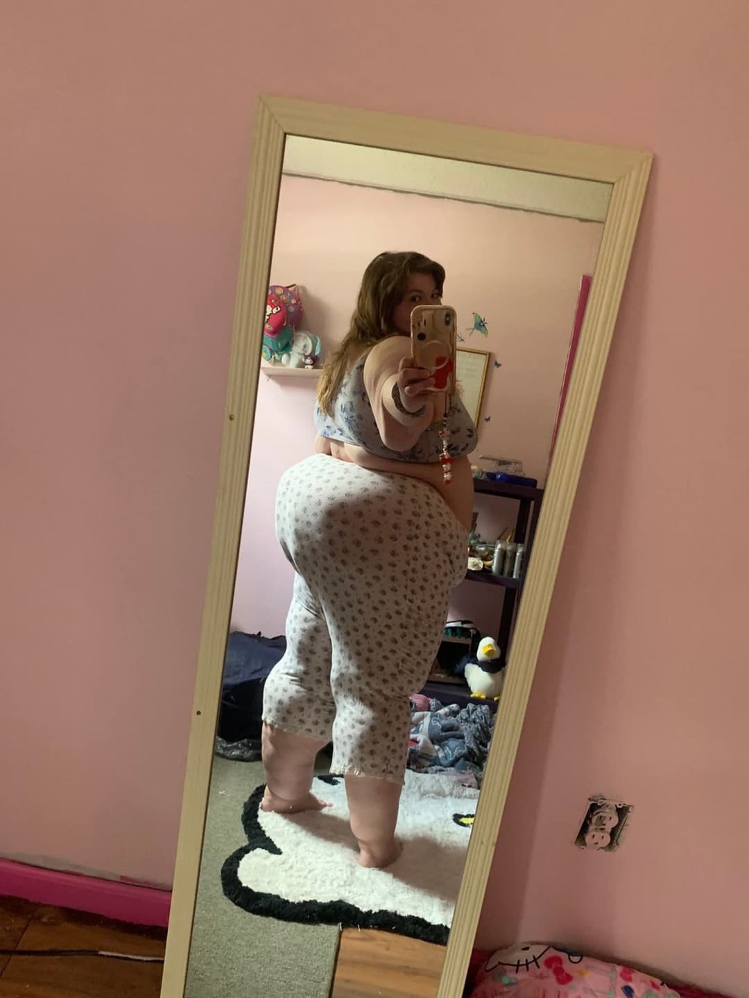 MASSIVE HUGE PAWG SSBBW BBW HUGE THICK BIG ASS GOONER MATERIAL