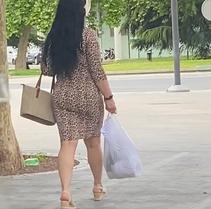 BIG ASSED LATINA ALMOST COUGHT ME IN SPYING