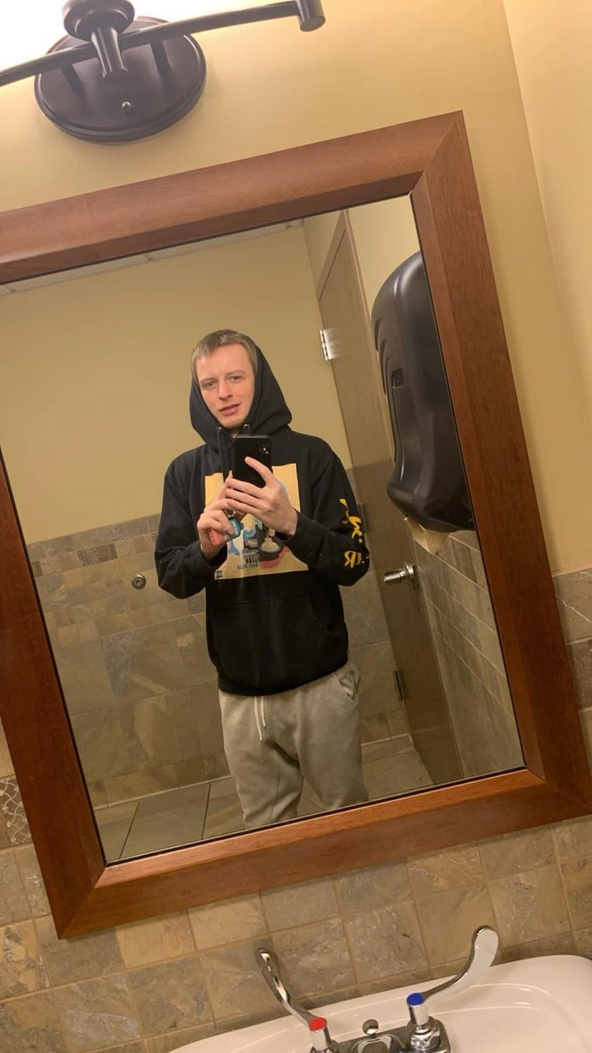 Cute twink from New York has a nice ass and a big cock