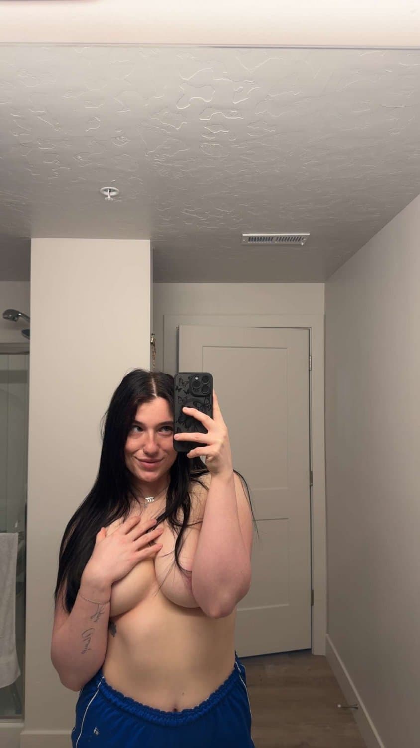 Wife’s second time being shared and getting ready to be fucked.