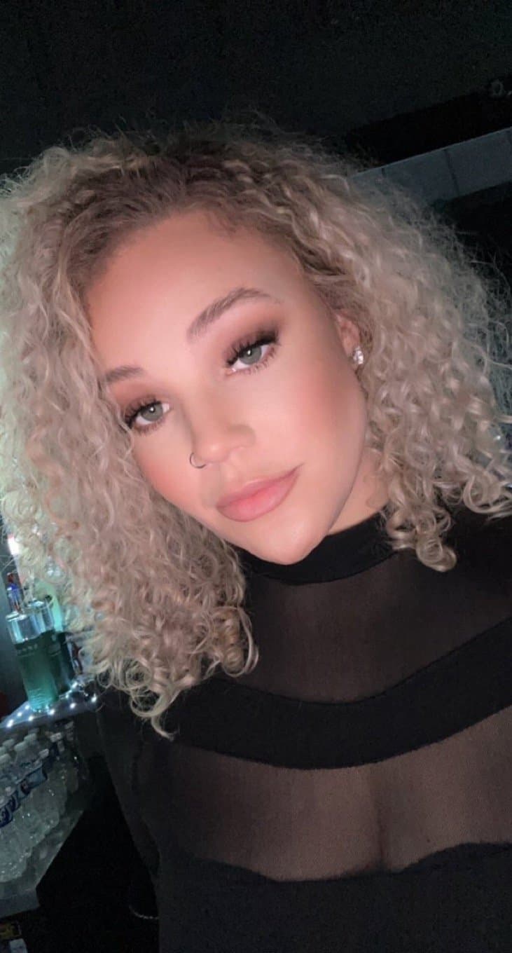 Thick Lightskin Desirea