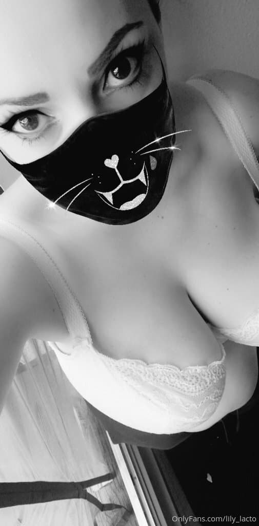 HUGE lactating tits on beautiful cammer model - Lily_lacto