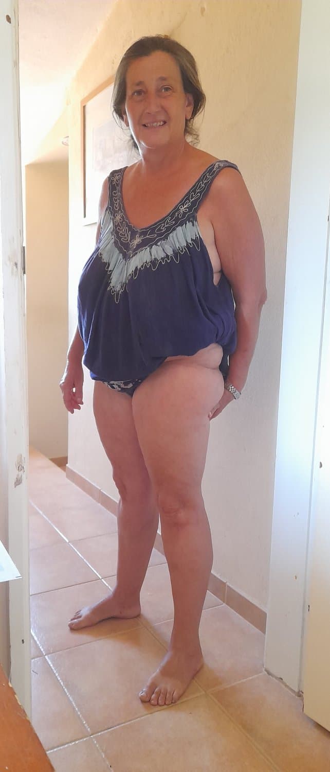 Tara 51 yo hubby request to post