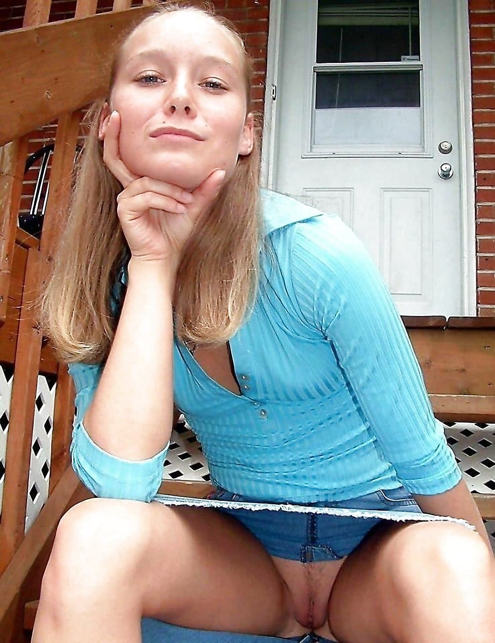 Bottomless Girls in Public 7