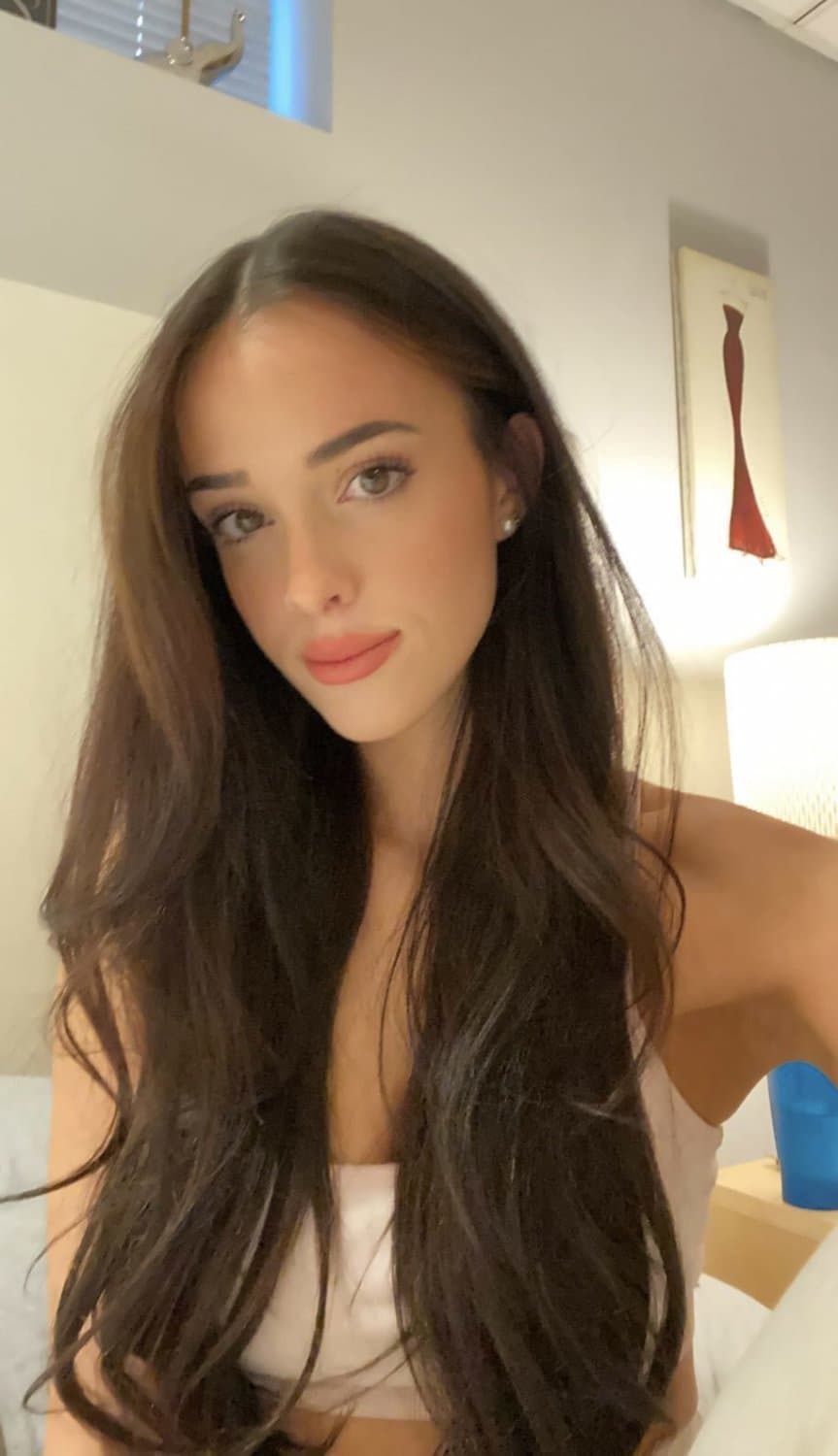 Beautiful Teen Gf Loves Cum