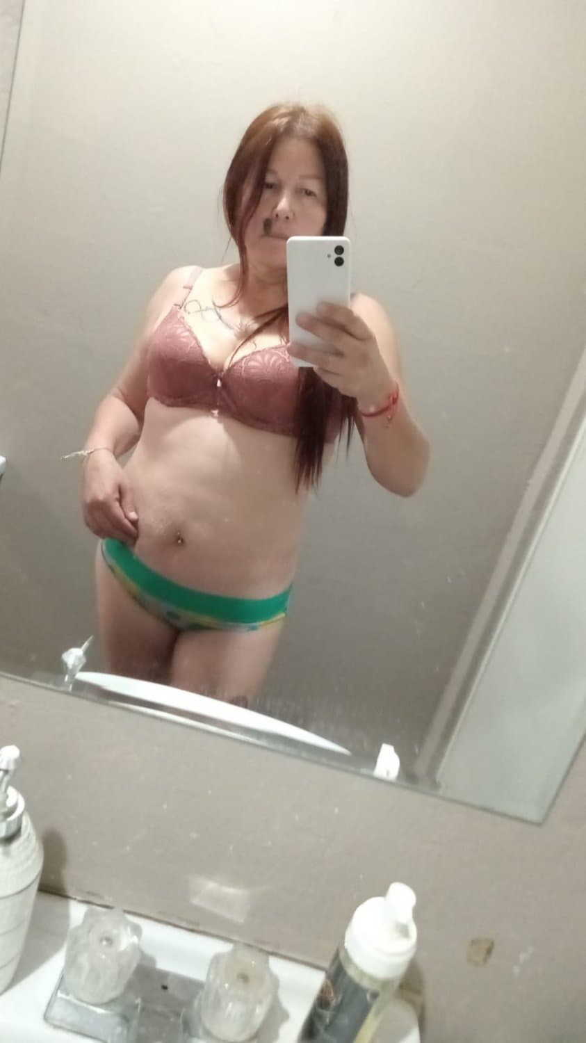 Rafayblanca González bien ??siempre trae los calzones  porque todos los días se la meto por