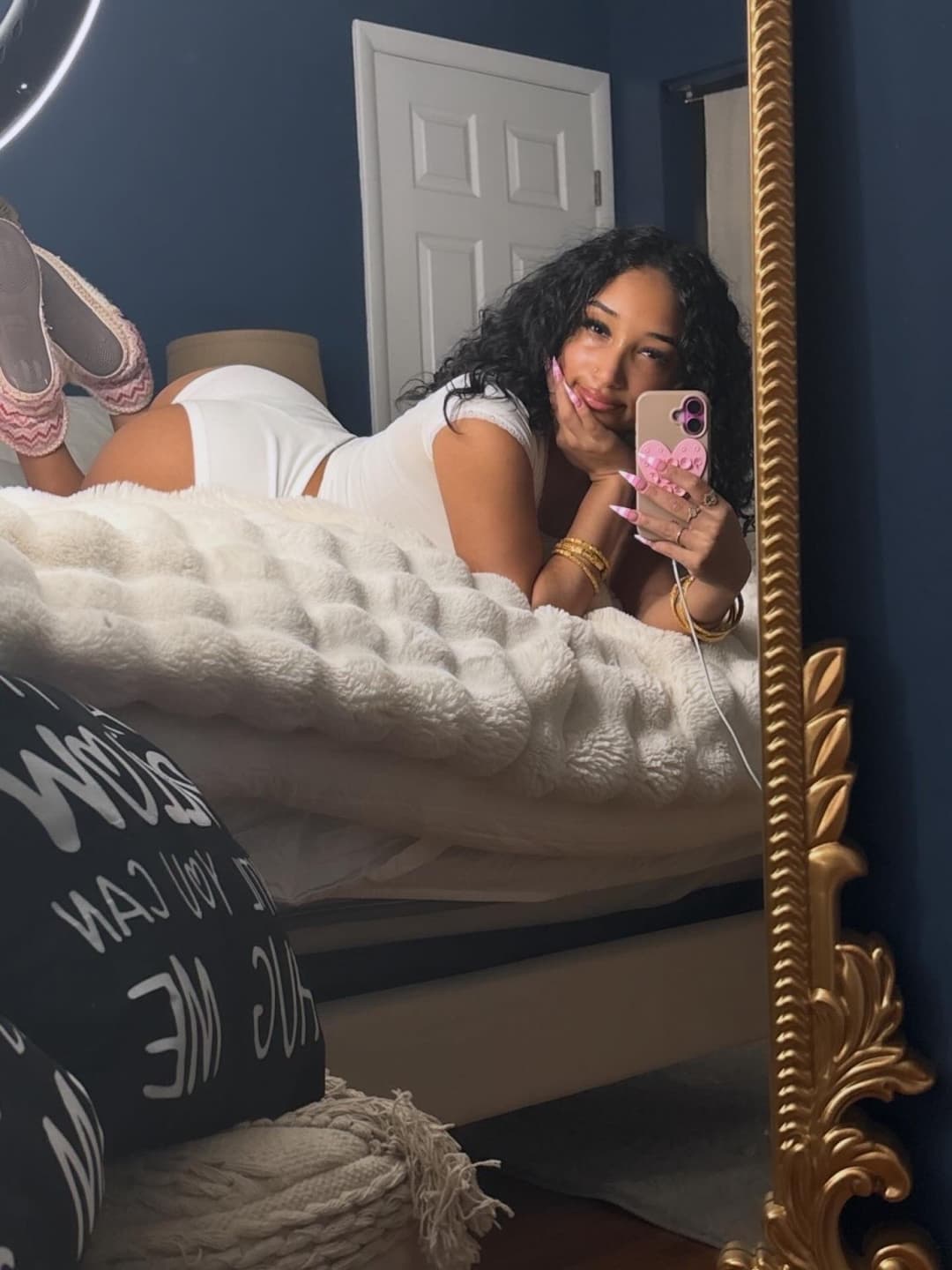 ?? She so damn sexy!!!