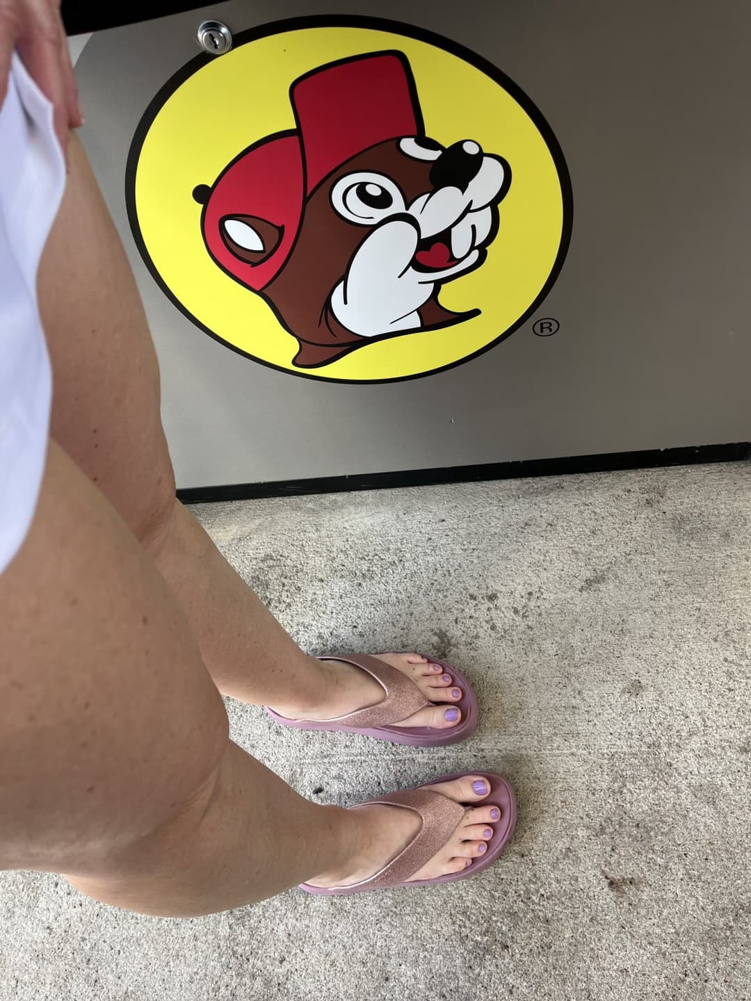 Mature Hotwife from Reddit with GREAT feet and long, sexy toes ??