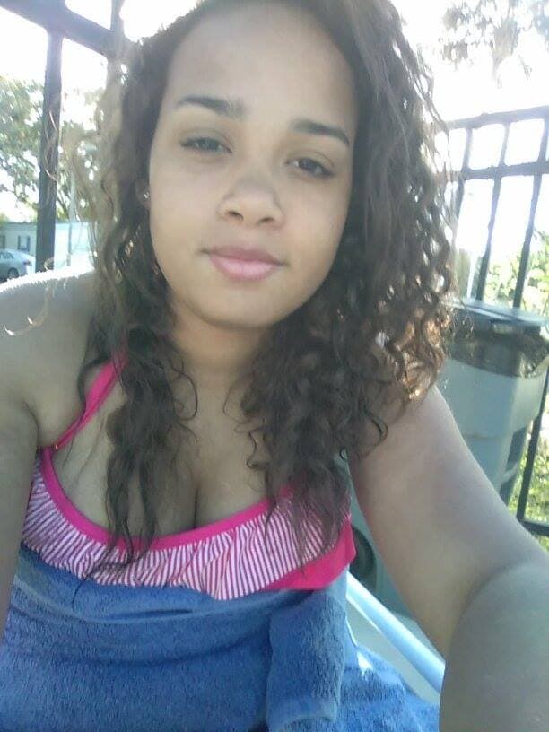 Cute and Chubby Ebony Girlfriend Leaked Giving Handjob to BWC while Getting Fingered Like A Whore