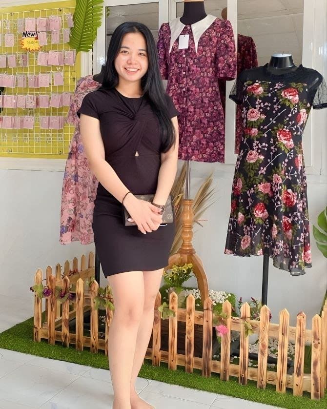 Gladys (Pinay) With a beautiful Fucking hot pussycat