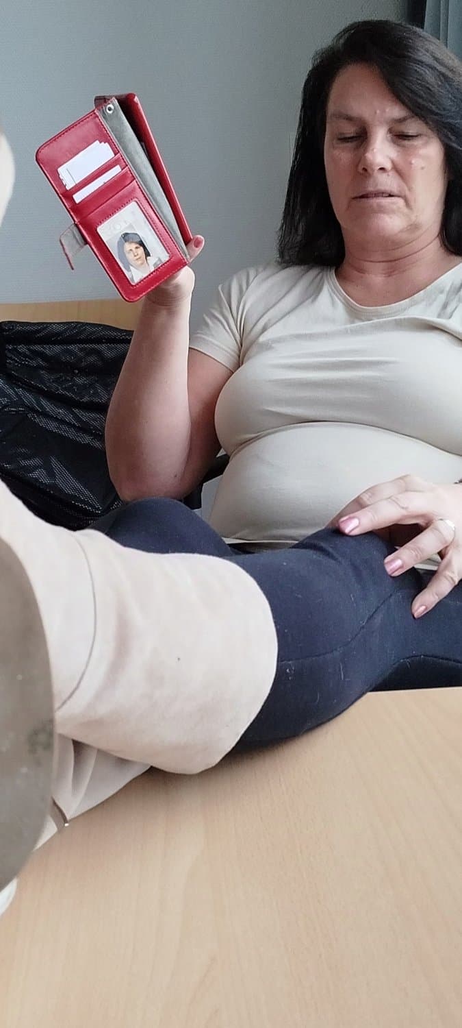 Geile Milf GrannyGila wartet auf Schwänze die ihre Bilder besamen...