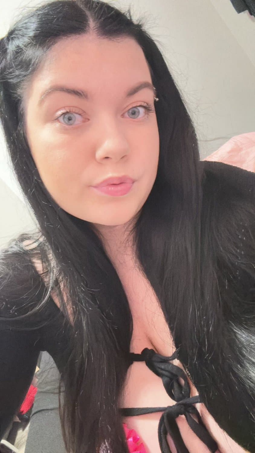 FB piggy Arielle Kaelyn wanted a public roasting so have at it