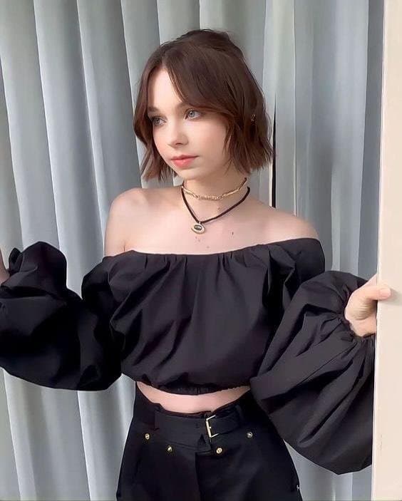 Great photos of Emma...Emma Myers pretty and sexy !!!!