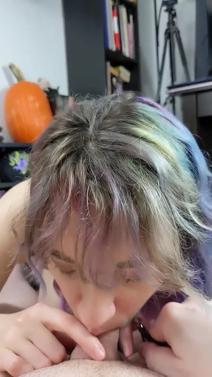 She loves to be a submissive exhibitionist cock sucker - Autumn Williams